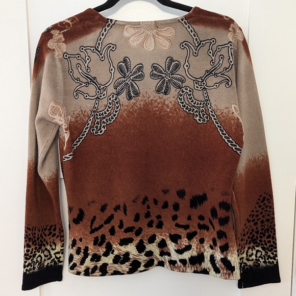 Warm Vintage Animal & Floral Print Sweater - Picture 5 of 6
